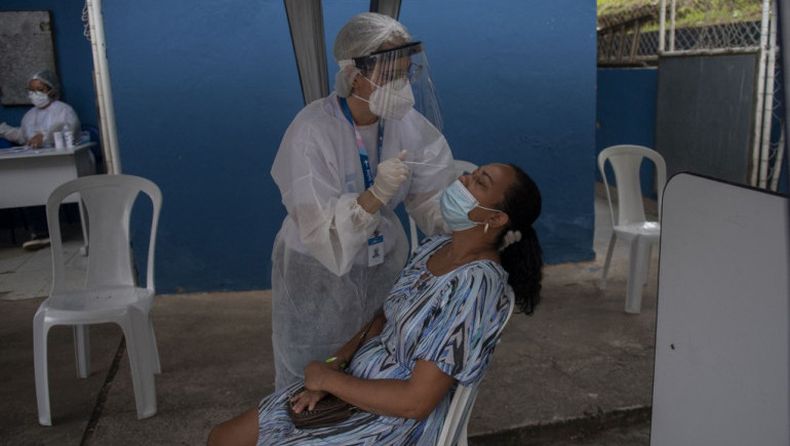Disminuyen los nuevos casos y muertes por COVID-19 en las Américas