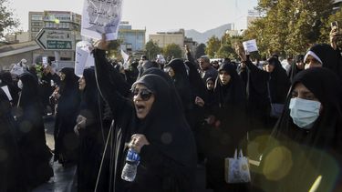 Los manifestantes volvieron a salir a las calles para denunciar la muerte de la joven Mahsa Amini en Irán.