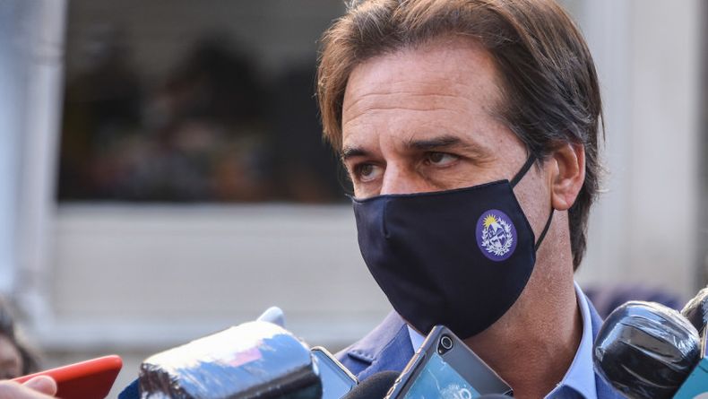 Lacalle Pou sobre Casa de Galicia: Era fusionar o intervenir