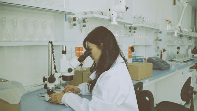 Día de la Mujer y la Niña en la Ciencia: Institut Pasteur abrió sus puertas para acercar la ciencia Foto archivo