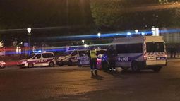 Alerta en París por tiroteo en la avenida Champs Élysées