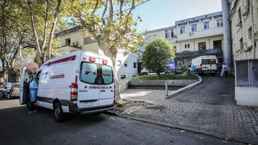 Este sábado fallecieron 15 personas con COVID-19 en Uruguay