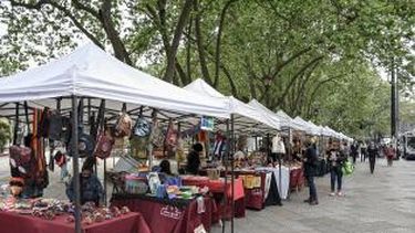 Feria en la plaza de los 33
