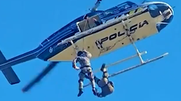 Entrenamiento de alto riesgo: fuerzas especiales realizaron ejercicios de descenso desde helicóptero