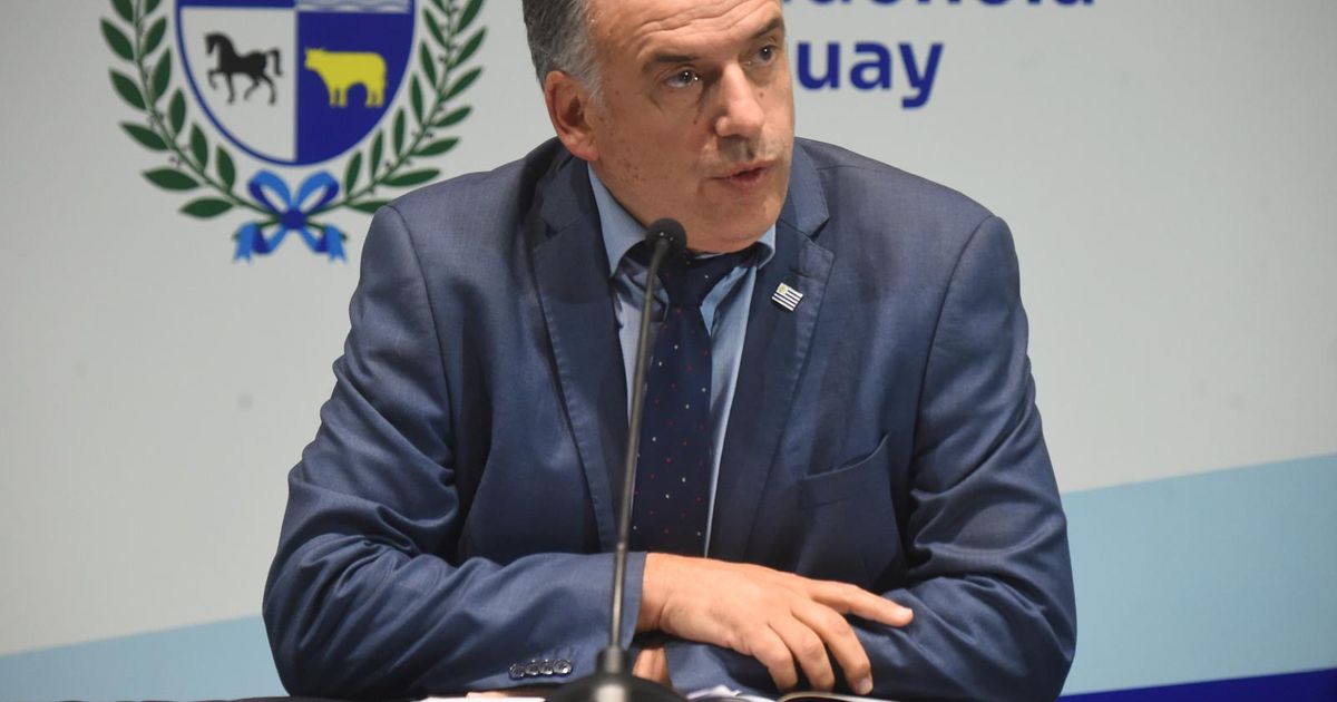 Yamandú Orsi dijo que no le molestaron las críticas por acudir al portaaviones: 