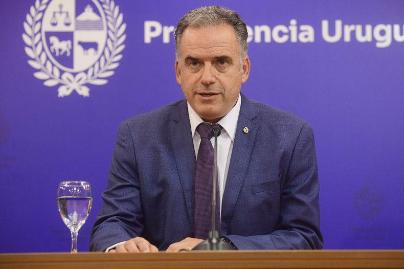 Yamandú Orsi anunció que el Gobierno resolvió rescindir el contrato con Cardama y tomará acciones legales