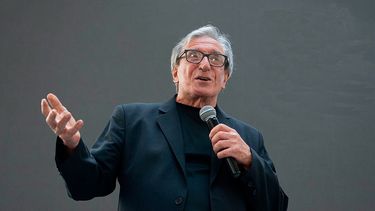 Falleció Cacho de la Cruz; llevaba varios días internado como consecuencia de una infección respiratoria Falleció Cacho de la Cruz; llevaba varios días internado como consecuencia de una infección respiratoria