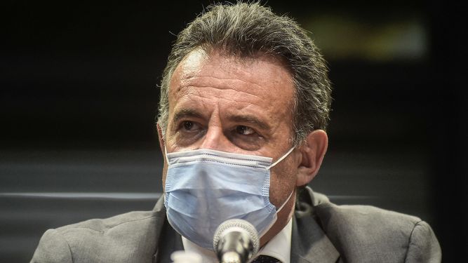 Daniel Salinas respondió a críticas del FA por vacunas contra el COVID-19