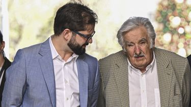 Gabriel Boric despidió a José Mujica y manifestó su intención de asistir al velorio