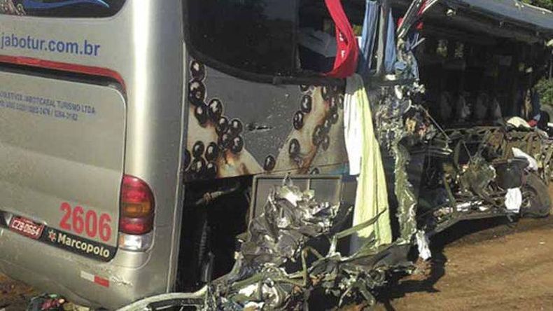 Brasil: Más de 20 muertos en siniestro múltiple