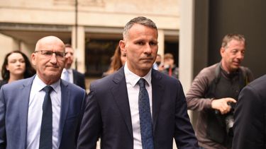 Ryan Giggs entrando al juzgado.