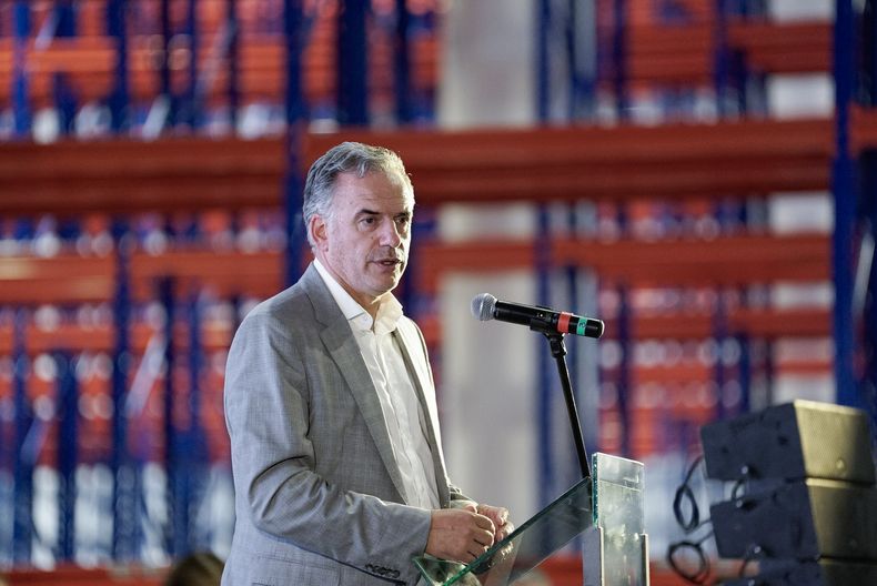 Yamandú Orsi confirmó que no asistirá a encuentro de fuerzas progresistas, pero sí viajará a España