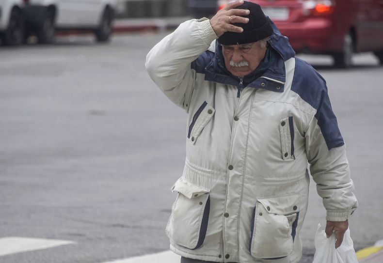 Frío, viento y lluvias aisladas: el detalle del pronóstico de Inumet para este lunes en todo el país