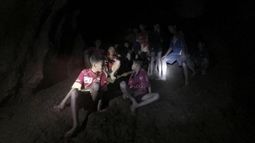 Quiénes son los chicos del equipo Jabalíes Salvajes, rescatados de una cueva