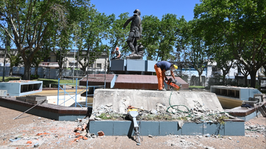La Intendencia de Paysandú informó este jueves que comenzaron las obras de remodelación de la plaza Constitución y la construcción del Centro de Interpretación de la Defensa.