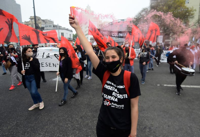 Paro y movilización de gremios educativos