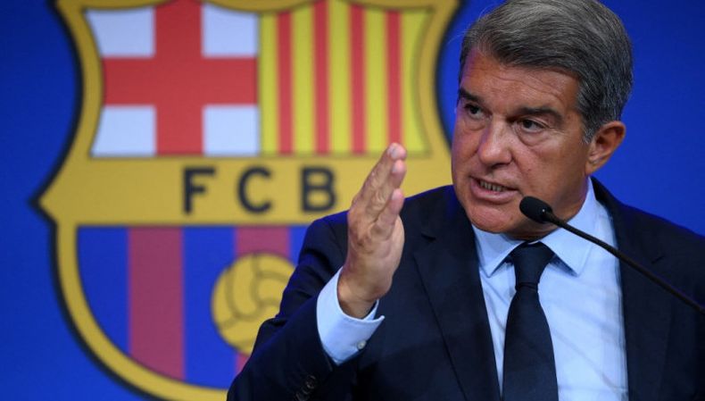 Tuve la esperanza de que Messi jugara gratis, dice el presidente del Barça