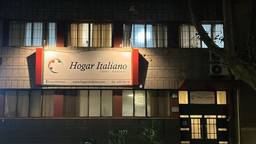 el hogar italiano recibio a 32 personas rescatadas de una clinica clandestina y pide colaboracion