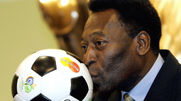 Pelé fue hospitalizado de forma no programada en San Pablo.