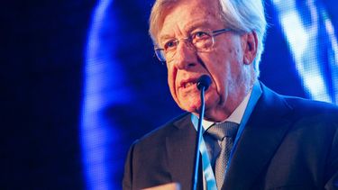 Astori calificó como éxito rotundo la emisión uruguaya de bonos