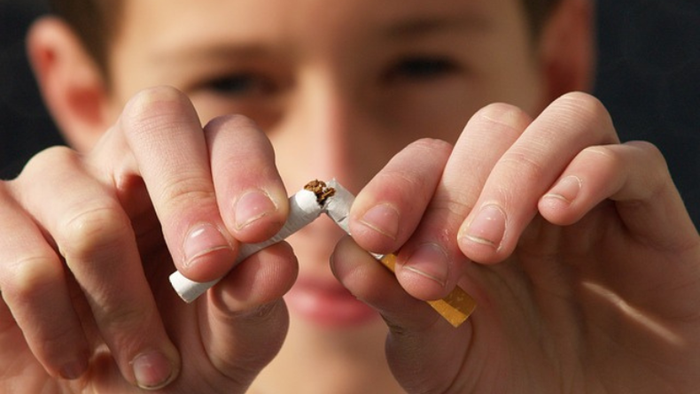 Uno de cada diez adolescentes consume tabaco en Uruguay y un tercio usó vapeadores, según estudio