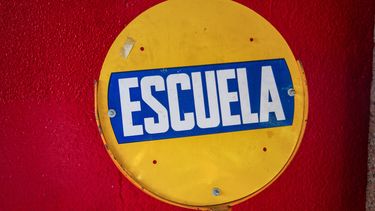 El impacto del cierre de las escuelas privadas en la educación pública y la transición demográfica