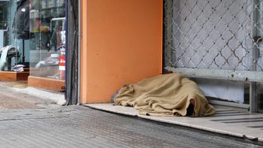 En Montevideo, 1.500 personas viven en la calle: ¿Cómo y por qué llegan a esa situación y cómo revertirla?