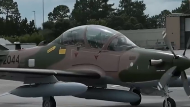 Uruguay comprará seis aviones de combate a Brasil