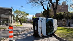 Camioneta no respetó Ceda el paso impactó a otra y provocó un vuelco