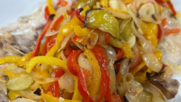 Marcelo Bornio nos enseña a preparar corvina rellena y ensalada con vinagreta de mostaza