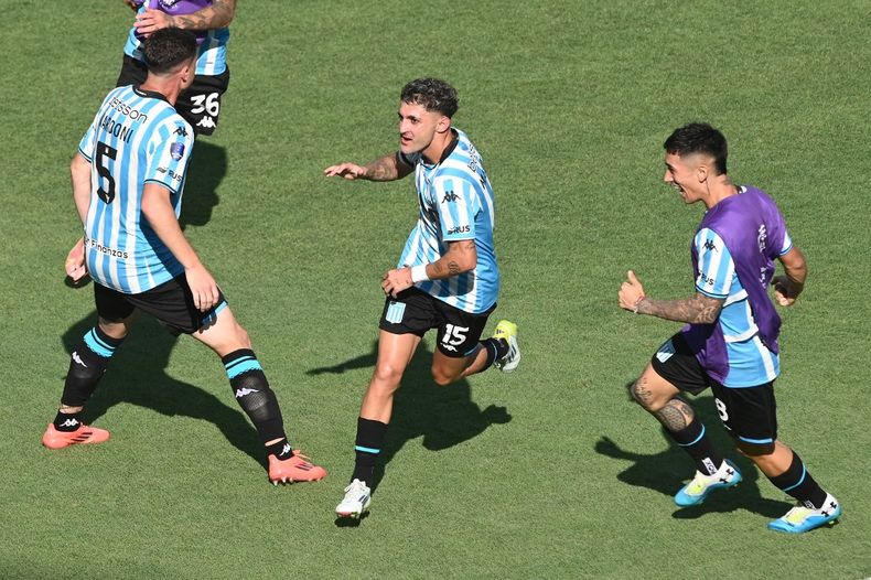 Racing de Avellaneda conquistó la Copa Sudamericana con el uruguayo Gastón Martirena como figura