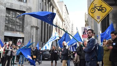 aebu ocupo la sede central del banco citi en ciudad vieja