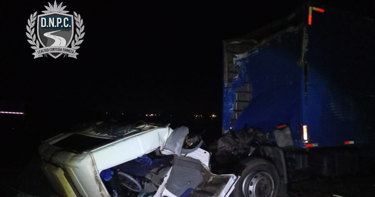 Camión maniobró para esquivar a un ciclista, otro lo chocó de atrás y su conductor murió