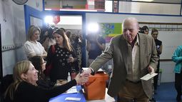 La democracia, la libertad y la paz: Julio María Sanguinetti votó en el Centro