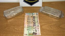 Pasajero de taxi llevaba más de dos kilos de pasta base