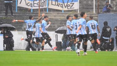 Cerro derrotó 2-0 a Peñarol en el Tróccoli por la fecha 13 del Clausura Cerro derrotó 2-0 a Peñarol en el Tróccoli por la fecha 13 del Clausura