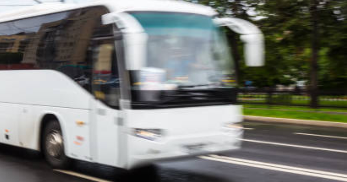 Vuelco de ómnibus con 50 personas a bordo dejó ocho lesionados en Flores