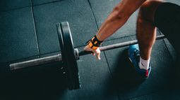 Habilitan uso de vestuarios en gimnasios y academias