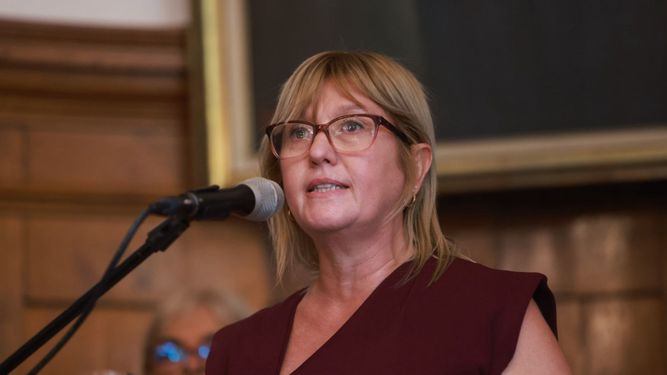 Ministra de Salud Pública, Cristina Lustemberg.