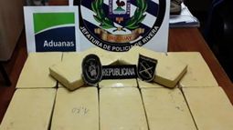 Expolicía viajó en ómnibus con 12 kilos de cocaína