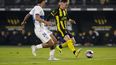 Peñarol y Defensor Sporting empataron 1-1 en el Campeón del Siglo por la penúltima fecha del Apertura Peñarol y Defensor Sporting empataron 1-1 en el Campeón del Siglo por la penúltima fecha del Apertura