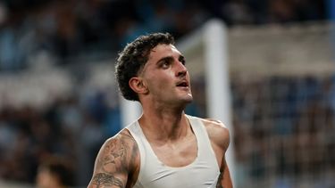El uruguayo Gastón Martirena anotó agónicamente para Racing y eliminó a River del torneo argentino
