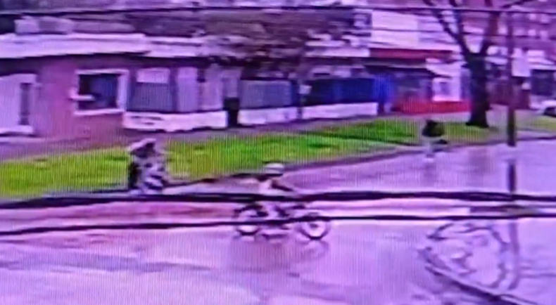 Rapiñaron a dos motociclistas en Bella Italia; vecinos denuncian reiteración de estos robos
