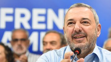 Mario Bergara apuesta por incentivar el uso del transporte colectivo para mejorar la movilidad en la capital