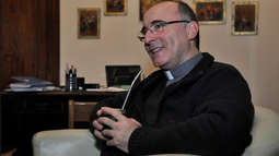 Sturla viaja a Roma para el funeral de Benedicto