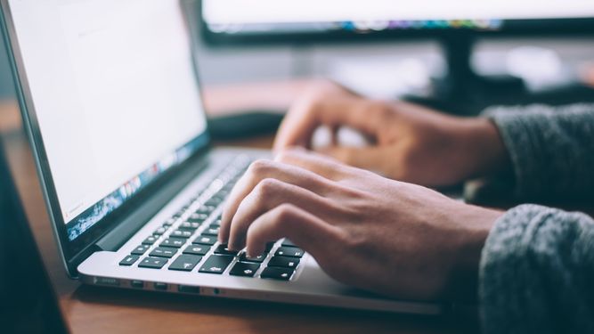 La sofisticación de los chatbots crece e intensifica el debate sobre la IA