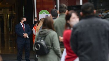 Coronavirus: 235 casos nuevos y Montevideo en riesgo naranja
