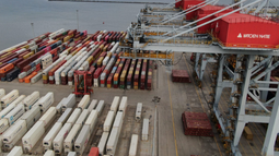 Siguen negociaciones por conflicto en el puerto: trabajadores están disconformes con propuesta del Gobierno