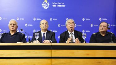 Heber, que calificó de muy fructífera la cita con González, manifestó que el apoyo transfronterizo es un tema muy importante para Uruguay.