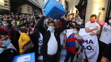 Comisión Pro Referéndum entregó más de 796.000 firmas